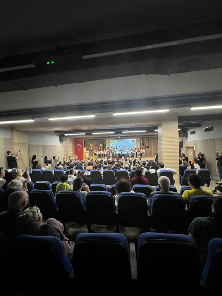 Anaokulu Yıl Sonu Şenliği ve İlkokullu Oluyorum Programımızda heyecan, mutluluk ve gurur bir aradaydı. görseli 5