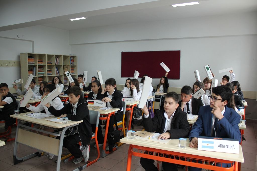 KARTAL JMUN’25’TE ORTAOKULUMUZUN GENÇ ZİHİNLERİ BARIŞ İÇİN BULUŞTU! görseli 4