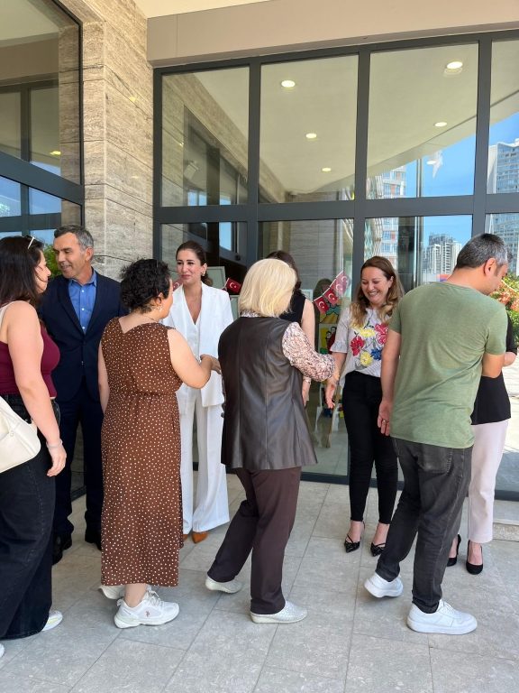 Kurucumuz Sayın Orhan Karakaya’nın da katılımıyla Oran Okulları Eğitim Ailesi olarak bayramlaşma programımızı gerçekleştirdik. Hep birlikte nice sağlıklı, huzurlu ve mutlu bayramlara! görseli 5