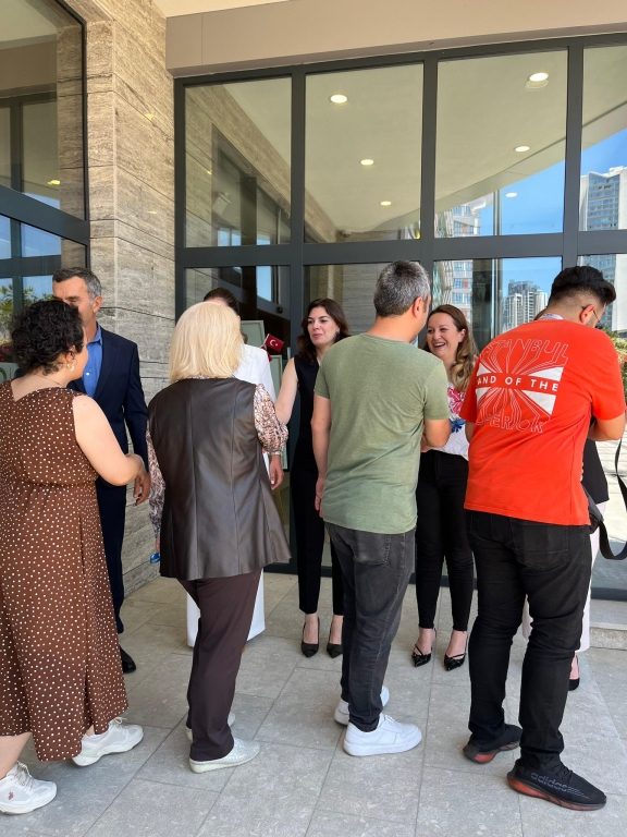 Kurucumuz Sayın Orhan Karakaya’nın da katılımıyla Oran Okulları Eğitim Ailesi olarak bayramlaşma programımızı gerçekleştirdik. Hep birlikte nice sağlıklı, huzurlu ve mutlu bayramlara! görseli 6