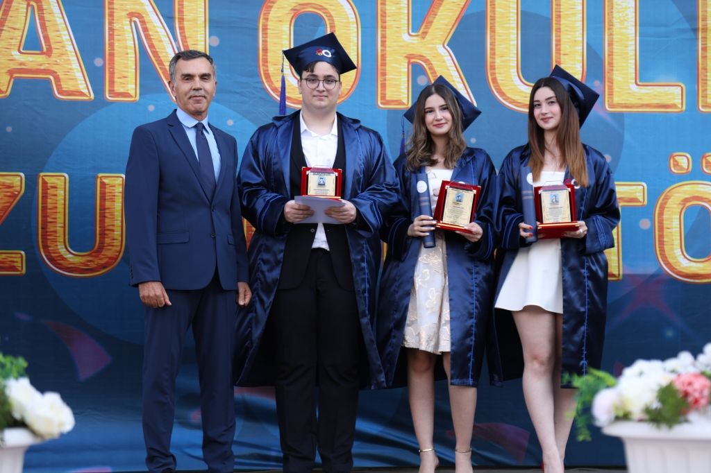 2024-2025 Ortaokul Liseye Geçiş ve Anadolu Lisesi Mezuniyet Törenimizi coşku ve gururla gerçekleştirdik. görseli 24
