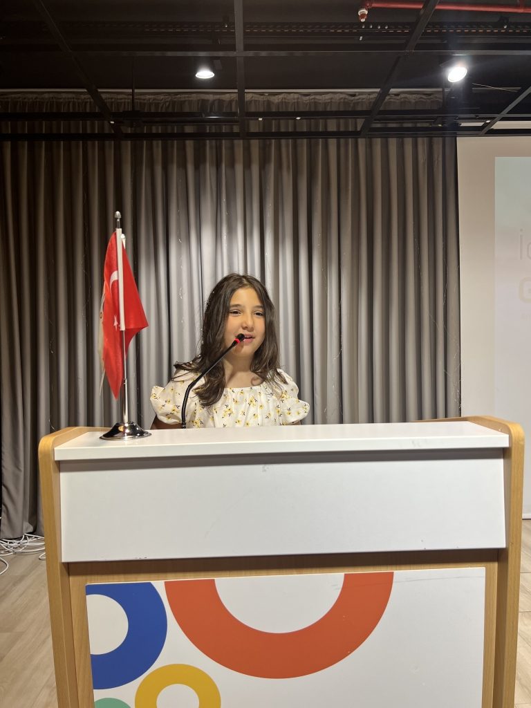 2024–2025 eğitim-öğretim yılı karne törenlerimizi ve 4. Sınıflar Ortaokullu Oluyorum Programımızı velilerimizin de katılımıyla tüm kademelerde başarıyla gerçekleştirdik. görseli 15