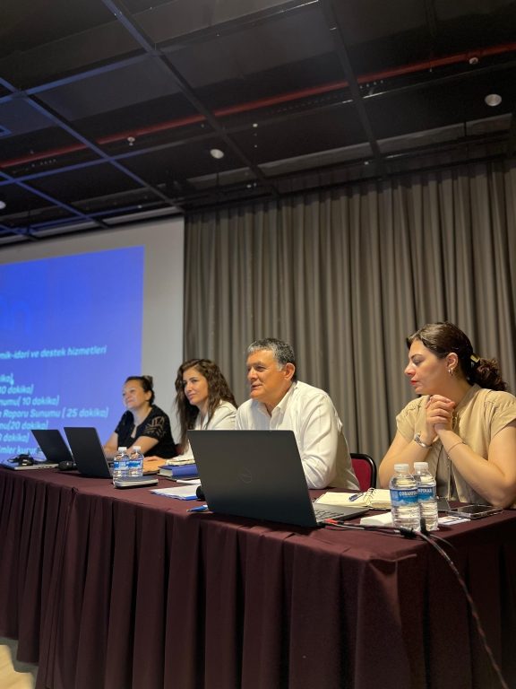 2024-2025 eğitim öğretim yılını değerlendirmek ve gelecek yılın gelişim planlamasını yapmak üzere yöneticilerimizin ve öğretmenlerimizin katılımıyla Yıl Sonu Genel Kurul Toplantımızı gerçekleştirdik. görseli 1