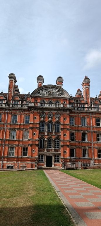 Bu yaz Oran Okulları öğrencileri, İngiltere’de Royal Holloway Üniversitesi’nde Oxford International tarafından düzenlenen yaz okuluna katılarak unutulmaz bir yurtdışı deneyimi yaşadı! görseli 14
