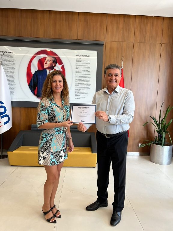 Öğretmen Akademisi Vakfı’nın değerli eğitmenleriyle birlikte, öğretmenlerimizi öğrenmeyi öğreten liderler olarak geliştirmeyi hedefleyen bu anlamlı eğitimi; bol etkinlikli, keyifli ve verimli bir şekilde tamamladık. görseli 12