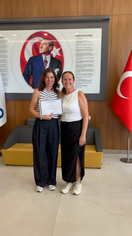 Öğretmen Akademisi Vakfı’nın değerli eğitmenleriyle birlikte, öğretmenlerimizi öğrenmeyi öğreten liderler olarak geliştirmeyi hedefleyen bu anlamlı eğitimi; bol etkinlikli, keyifli ve verimli bir şekilde tamamladık. görseli 13