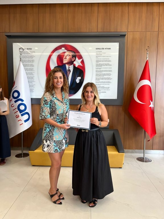Öğretmen Akademisi Vakfı’nın değerli eğitmenleriyle birlikte, öğretmenlerimizi öğrenmeyi öğreten liderler olarak geliştirmeyi hedefleyen bu anlamlı eğitimi; bol etkinlikli, keyifli ve verimli bir şekilde tamamladık. görseli 15