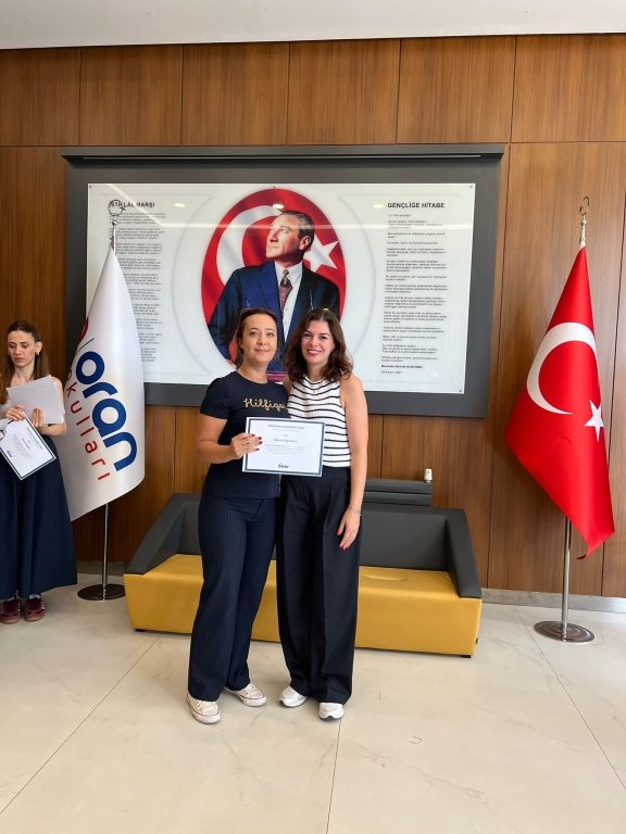 Öğretmen Akademisi Vakfı’nın değerli eğitmenleriyle birlikte, öğretmenlerimizi öğrenmeyi öğreten liderler olarak geliştirmeyi hedefleyen bu anlamlı eğitimi; bol etkinlikli, keyifli ve verimli bir şekilde tamamladık. görseli 14