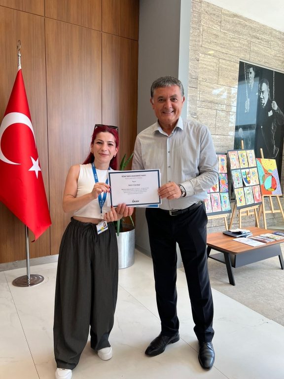 Öğretmen Akademisi Vakfı’nın değerli eğitmenleriyle birlikte, öğretmenlerimizi öğrenmeyi öğreten liderler olarak geliştirmeyi hedefleyen bu anlamlı eğitimi; bol etkinlikli, keyifli ve verimli bir şekilde tamamladık. görseli 20