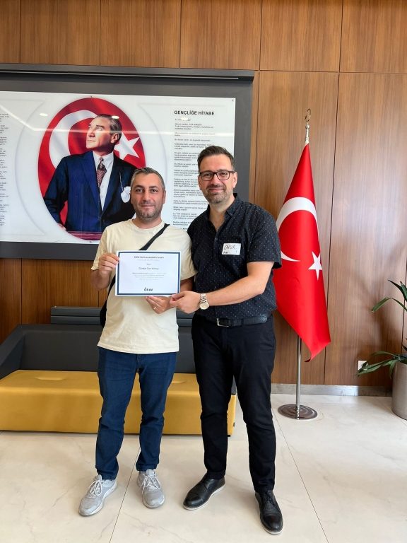 Öğretmen Akademisi Vakfı’nın değerli eğitmenleriyle birlikte, öğretmenlerimizi öğrenmeyi öğreten liderler olarak geliştirmeyi hedefleyen bu anlamlı eğitimi; bol etkinlikli, keyifli ve verimli bir şekilde tamamladık. görseli 19