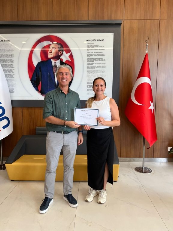 Öğretmen Akademisi Vakfı’nın değerli eğitmenleriyle birlikte, öğretmenlerimizi öğrenmeyi öğreten liderler olarak geliştirmeyi hedefleyen bu anlamlı eğitimi; bol etkinlikli, keyifli ve verimli bir şekilde tamamladık. görseli 18