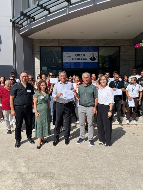 Öğretmen Akademisi Vakfı’nın değerli eğitmenleriyle birlikte, öğretmenlerimizi öğrenmeyi öğreten liderler olarak geliştirmeyi hedefleyen bu anlamlı eğitimi; bol etkinlikli, keyifli ve verimli bir şekilde tamamladık. görseli 21