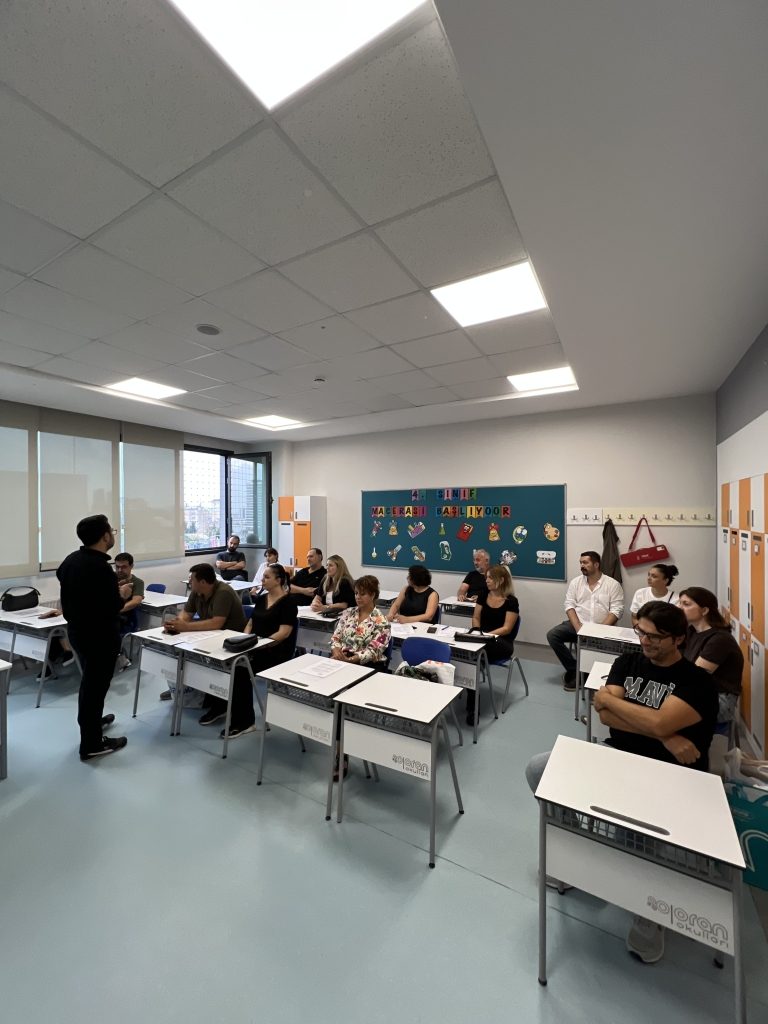 2025-2026 eğitim öğretim yılı ilkokul, ortaokul ve lise kademelerimizin, akademik, idari  işleyiş, yenilikçi uygulamalar, öğrenci başarısını yükseltme içerikli veli bilgilendirme ve öğretmen veli tanışma  toplantılarımızı gerçekleştirdik. görseli 12
