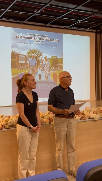 Okulumuzda kalplerimize dokunan ''Torunlar ile Büyükanne - Büyükbabalar Arasında Etkili İletişim'' semineri gerçekleştirdik. görseli 10