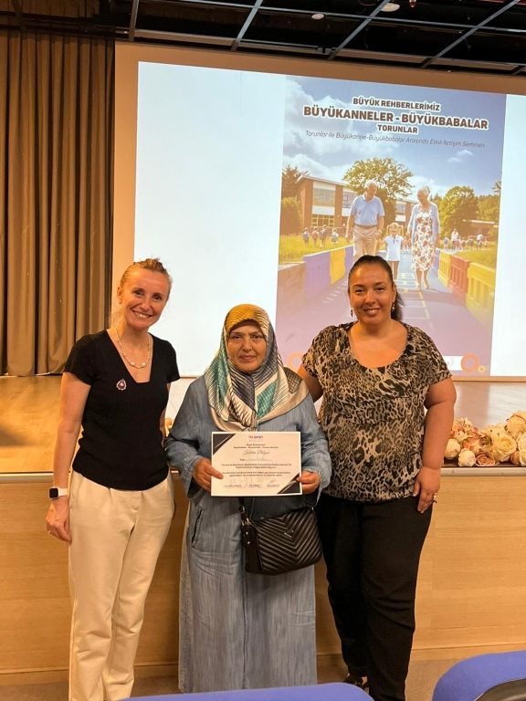 Okulumuzda kalplerimize dokunan ''Torunlar ile Büyükanne - Büyükbabalar Arasında Etkili İletişim'' semineri gerçekleştirdik. görseli 18