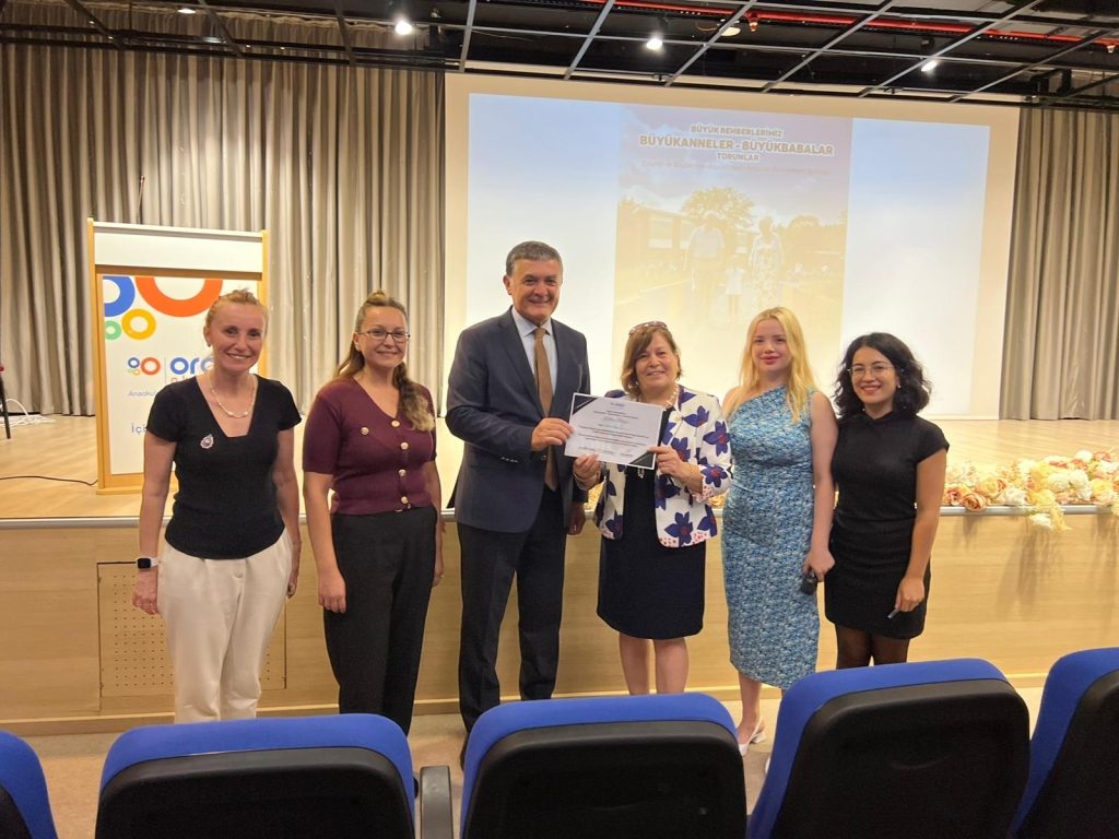 Okulumuzda kalplerimize dokunan ''Torunlar ile Büyükanne - Büyükbabalar Arasında Etkili İletişim'' semineri gerçekleştirdik. görseli 4