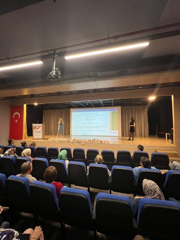 Okulumuzda kalplerimize dokunan ''Torunlar ile Büyükanne - Büyükbabalar Arasında Etkili İletişim'' semineri gerçekleştirdik. görseli 3
