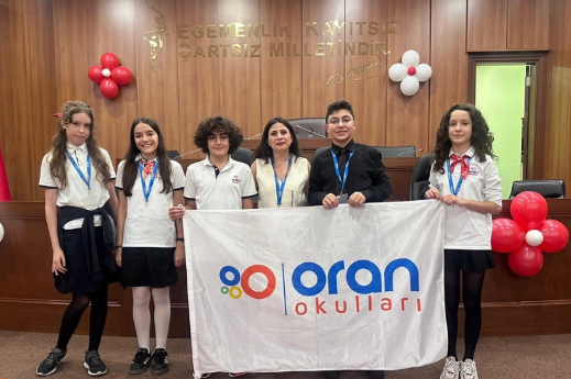 Öğrencilerimiz Kartal Belediyesi Çocuk Meclisi’nde Okulumuzu Gururla Temsil Ettiler! görseli 2