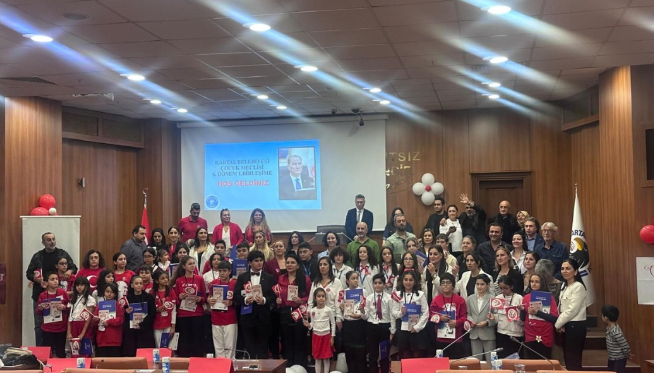 Öğrencilerimiz Kartal Belediyesi Çocuk Meclisi’nde Okulumuzu Gururla Temsil Ettiler! görseli 1