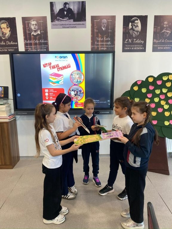 Kütüphane Birimimiz, Türkçe-Edebiyat Zümrelerimiz ve Sınıf Öğretmenlerimizin iş birliğiyle Kitap Takas Etkinliğimizi başarıyla gerçekleştirdik.