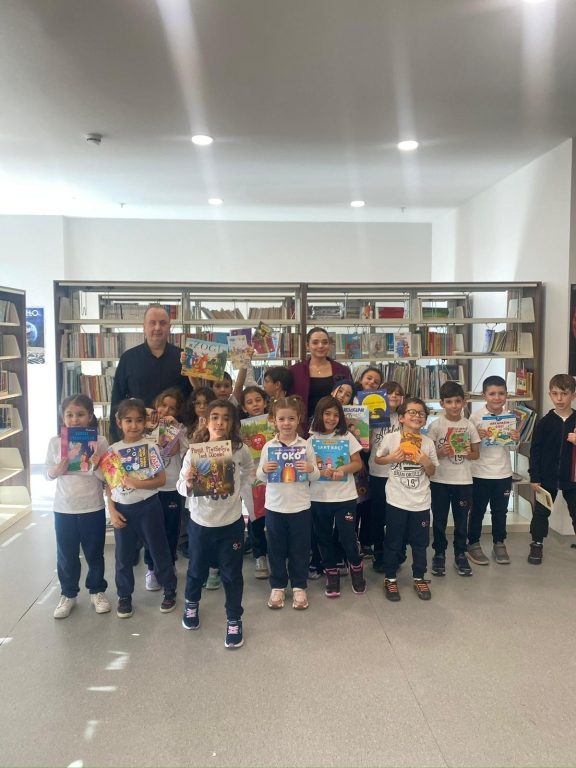 Kütüphane Birimimiz, Türkçe-Edebiyat Zümrelerimiz ve Sınıf Öğretmenlerimizin iş birliğiyle Kitap Takas Etkinliğimizi başarıyla gerçekleştirdik. görseli 15