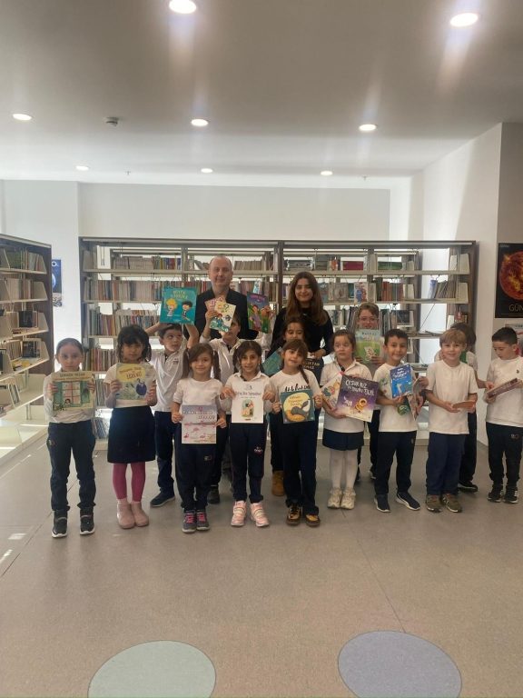 Kütüphane Birimimiz, Türkçe-Edebiyat Zümrelerimiz ve Sınıf Öğretmenlerimizin iş birliğiyle Kitap Takas Etkinliğimizi başarıyla gerçekleştirdik. görseli 9