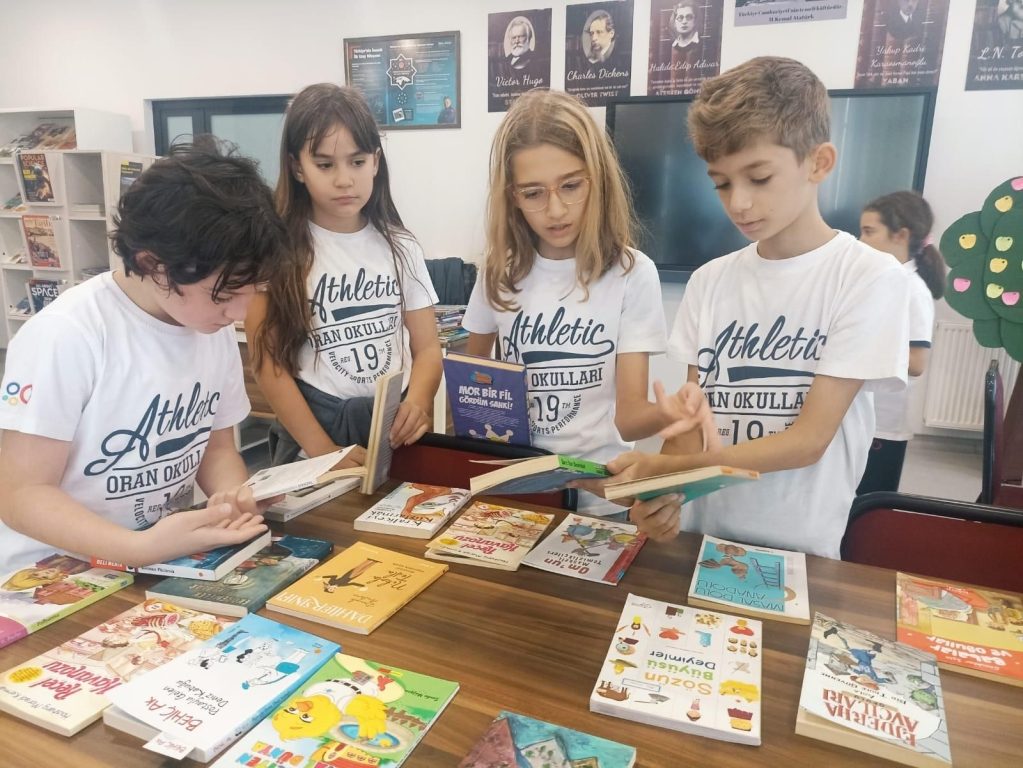 Kütüphane Birimimiz, Türkçe-Edebiyat Zümrelerimiz ve Sınıf Öğretmenlerimizin iş birliğiyle Kitap Takas Etkinliğimizi başarıyla gerçekleştirdik. görseli 8