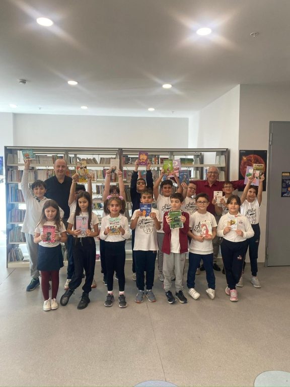 Kütüphane Birimimiz, Türkçe-Edebiyat Zümrelerimiz ve Sınıf Öğretmenlerimizin iş birliğiyle Kitap Takas Etkinliğimizi başarıyla gerçekleştirdik. görseli 14