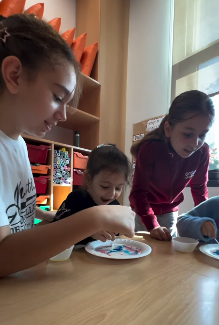 Sharing and Caring Projesi kapsamında 6. sınıf öğrencilerimiz, fen ve matematik gibi derslerin yanı sıra “Duygularını Tanıma” başlığı altında çalışmalar gerçekleştirdiler. görseli 5