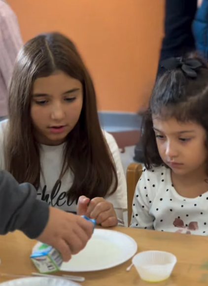 Sharing and Caring Projesi kapsamında 6. sınıf öğrencilerimiz, fen ve matematik gibi derslerin yanı sıra “Duygularını Tanıma” başlığı altında çalışmalar gerçekleştirdiler. görseli 4