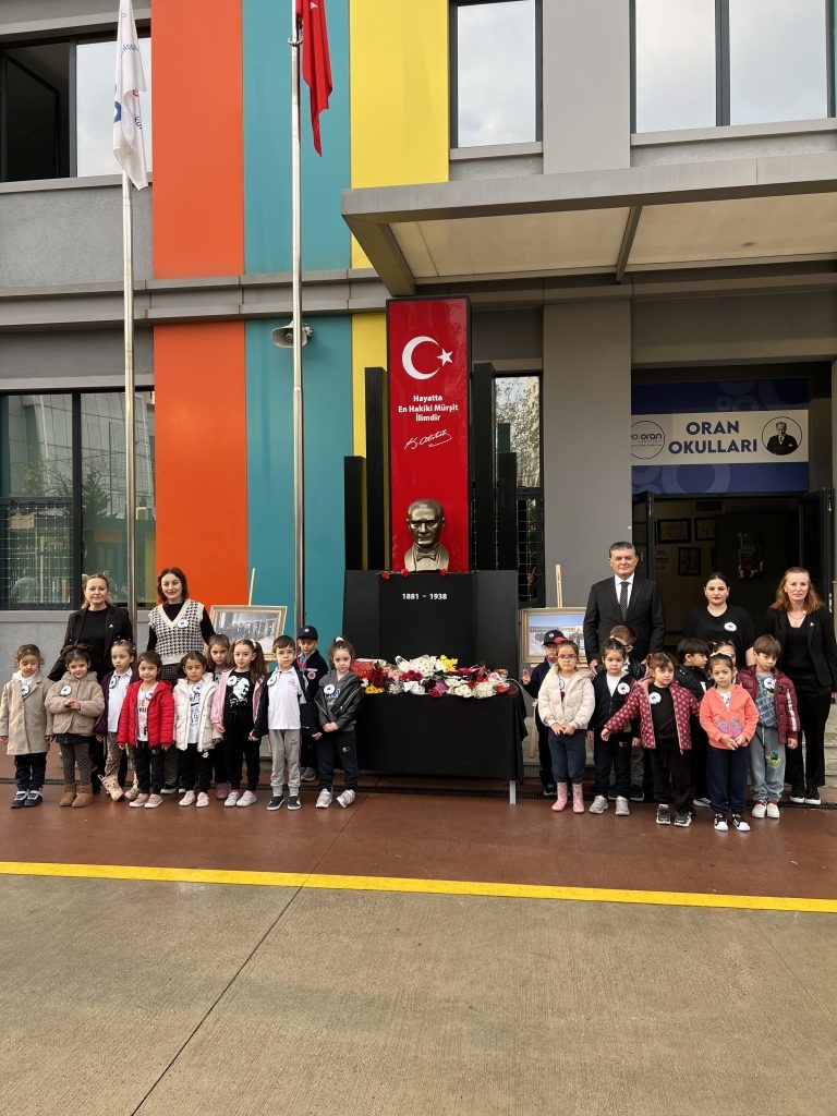 Bir milleti umutsuzluktan inanca, karanlıktan aydınlığa taşıyan Ulu Önder Gazi Mustafa Kemal Atatürk’ü, aramızdan ayrılışının 87. yıl dönümünde saygı, minnet ve özlemle anıyoruz. görseli 5