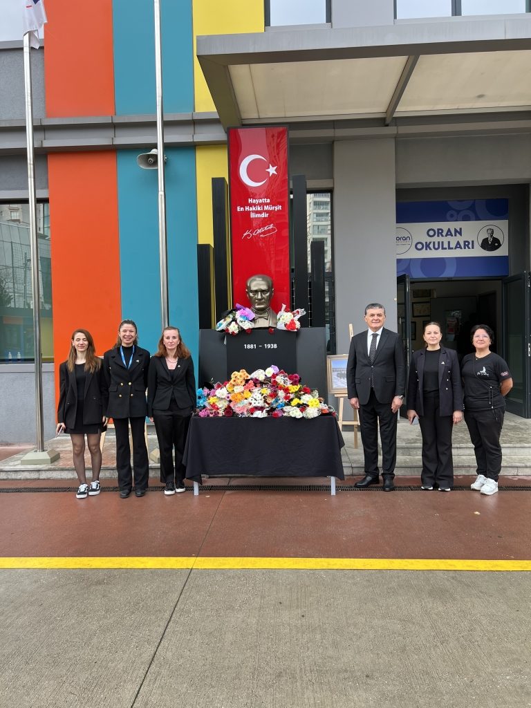 Bir milleti umutsuzluktan inanca, karanlıktan aydınlığa taşıyan Ulu Önder Gazi Mustafa Kemal Atatürk’ü, aramızdan ayrılışının 87. yıl dönümünde saygı, minnet ve özlemle anıyoruz. görseli 8