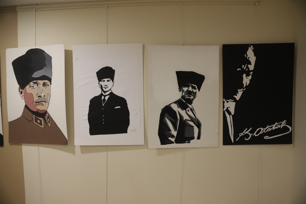 10 Kasım “Düşümde Atatürk” Resim Sergimizin açılışını bugün Kartal Belediyesi Fuaye Alanı’nda gerçekleştirdik. görseli 3