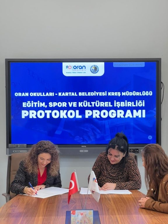 Kartal Belediyesi Kreş Müdürlüğü Başkan Yardımcısı Sayın Dr. Dilek KARS ve Oran Okulları Kurucu Temsilcimiz Sayın Zuhal KARAKAYA ATALAY, okulumuzda bir araya gelerek ilkokul eğitimi, belediye kreşleri öğretmen eğitimi ve öğrenciler için ortak etkinlikler konularında hazırlanan protokole imza attılar. görseli 2