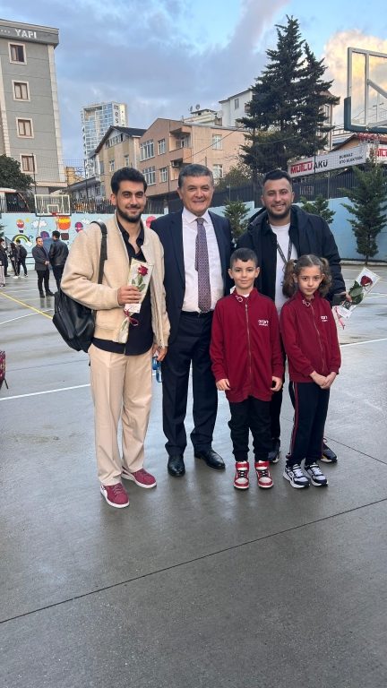 Öğretmenler Günü’nü sevgi ve minnet duygularıyla kutladığımız özel bir program gerçekleştirdik. görseli 7
