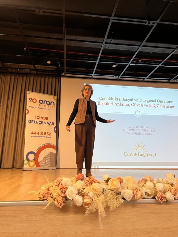 Çocuklukta Sosyal ve Duygusal Öğrenme konulu seminerimizi, Oran Okulları – Kartal İlçe Millî Eğitim Müdürlüğü iş birliğiyle başarıyla gerçekleştirdik