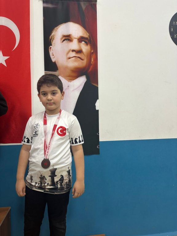 Satranç Turnuvasında İl Üçüncülüğü