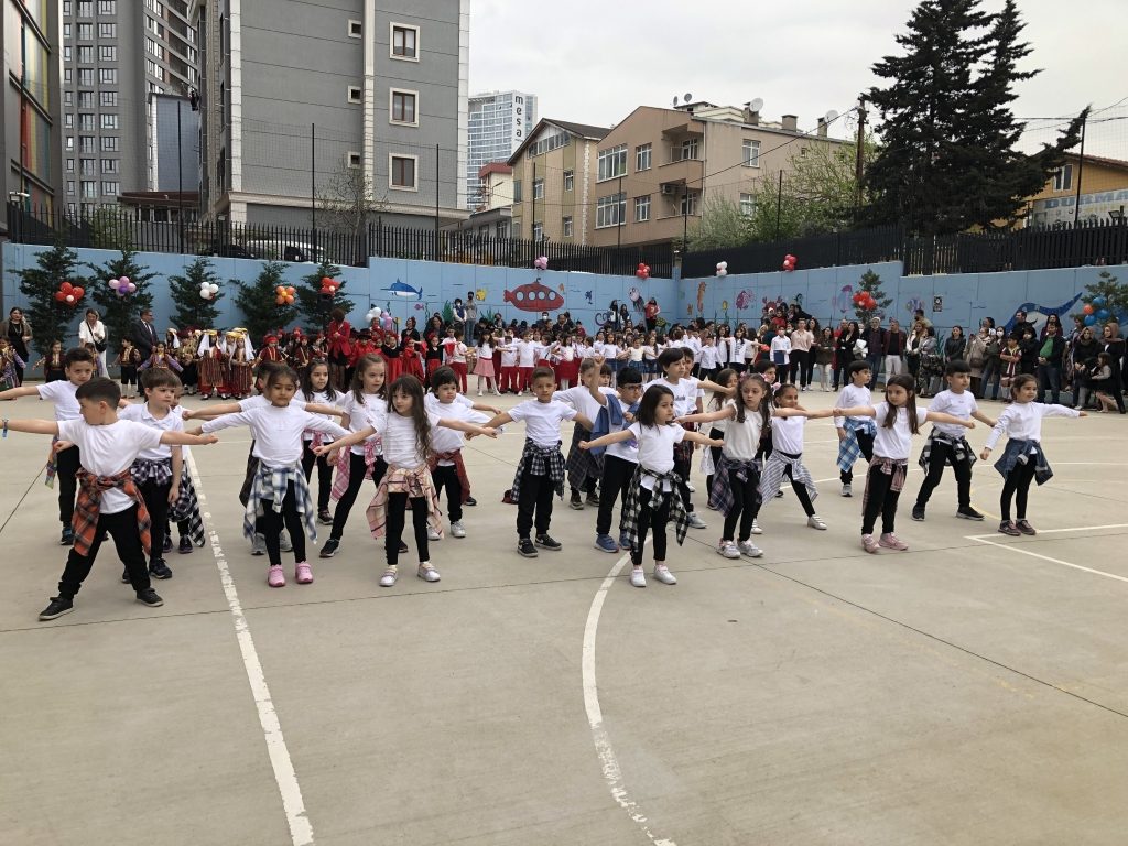 23 Nisan Ulusal Egemenlik ve Çocuk Bayramı Kutlu Olsun! görseli 13